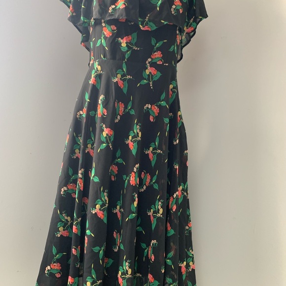 Vanessa Virginia shoulder dress 6 - Picture 8 of 10